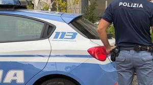 Con il braccialetto elettronico fugge ai controlli: la polizia lo trova e lo mette ai domiciliari