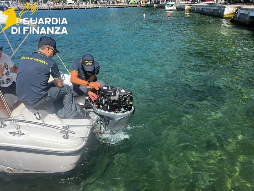 Motori truccati sulle barche a noleggio, maxi controlli della Guardia di finanza: cinque sequestri