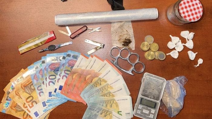 https://storage.ecodibergamo.it/media/photologue/2026/7/15/photos/cache/spaccio-tra-bagnatica-e-cavernago-arrestato-pusher-con-cocaina-ed-eroina_02b56d04-8022-11f1-83c0-d76bafe407c5_1920_1080_v3_large_16_9.jpg