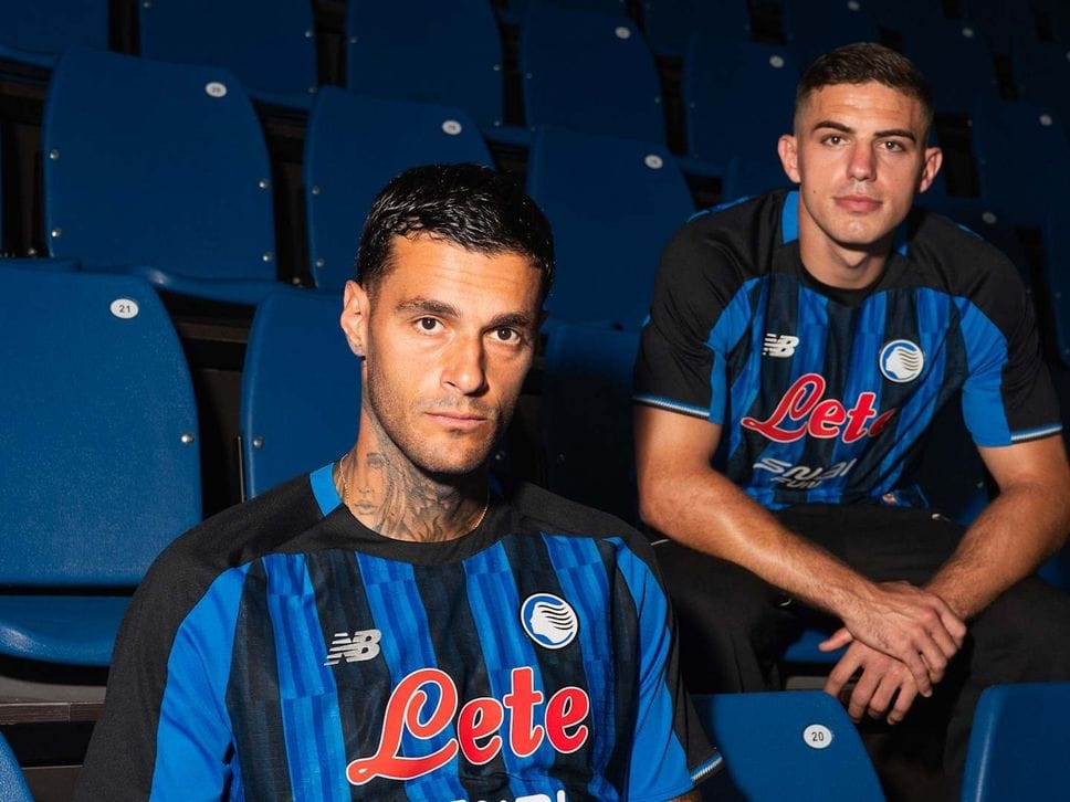 Nerazzurro e dettagli metallici: ecco la nuova maglia dell’Atalanta -Foto