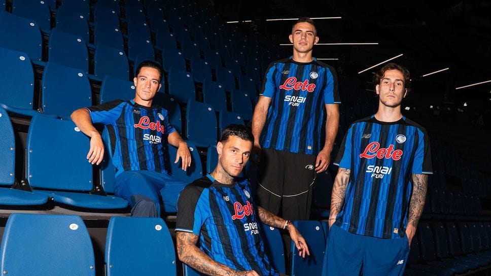 Nerazzurro e dettagli metallici: ecco la nuova maglia dell’Atalanta -Foto