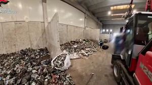 Traffico internazionale di rifiuti, operazione dei carabinieri all’alba anche a Bergamo