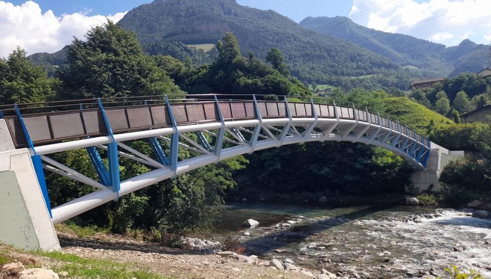 Ardesio, debutto per il nuovo ponte