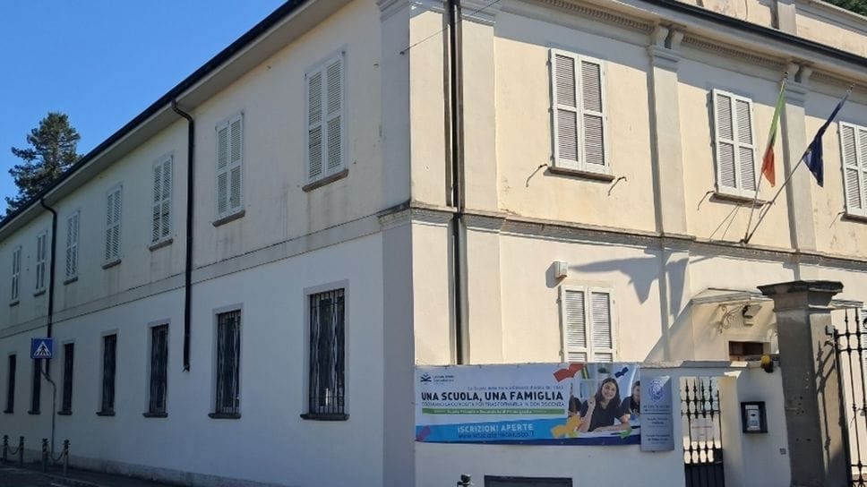 Il lutto per Alice, annegata in piscina. La preside: «Un sorriso indimenticabile». La scuola di equitazione: «Una vera promessa»
