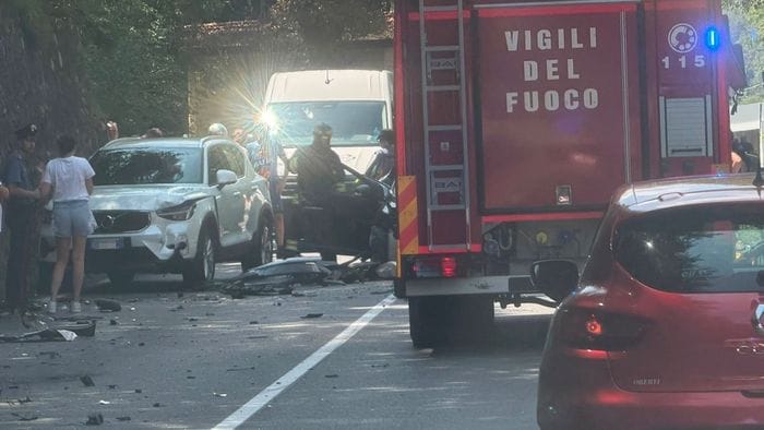 https://storage.ecodibergamo.it/media/photologue/2026/7/19/photos/cache/incidente-sulla-statale-della-val-seriana-traffico-bloccato-da-colzate-a-ponte_441f01f2-8364-11f1-a361-e06bbbdd9fcf_1920_1080_v3_large_16_9.jpeg