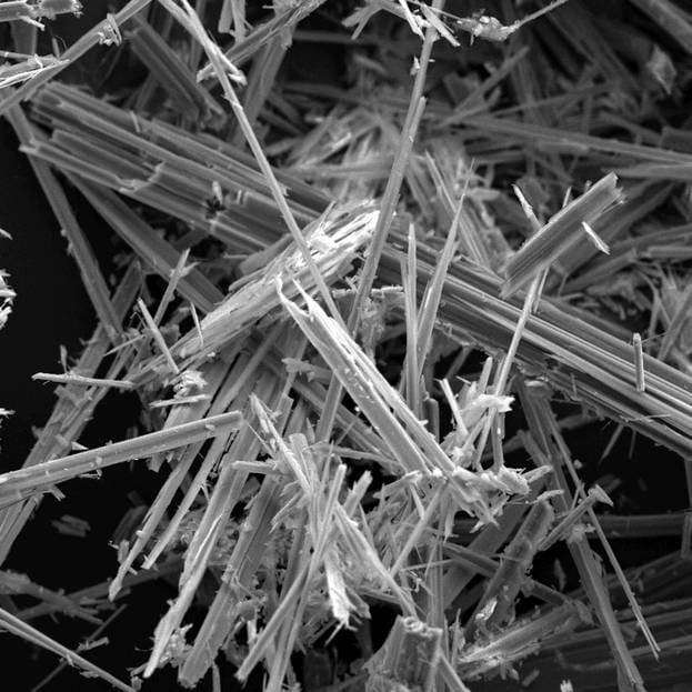 La chimica spiega il paradosso dell’amianto. La sua resistenza lo rende uno dei materiali più pericolosi