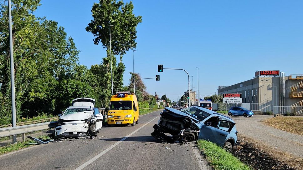 Frontale sulla Cremasca, soccorsa anche una bimba di 7 anni: non è grave