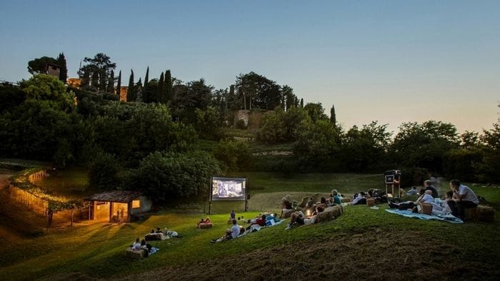 palazzo moroni a piedi nudi nel parco con il cinema d8217autore da Ecodibergamo.it palazzo moroni a piedi nudi nel parco con il cinema d8217autore