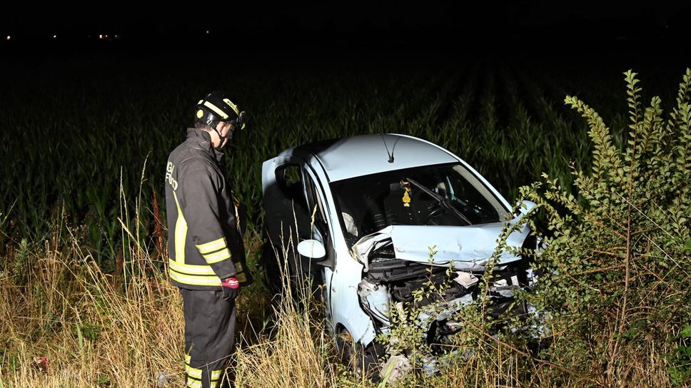 Violento scontro fra tre auto a Caravaggio. Gravissima una ventenne - Foto