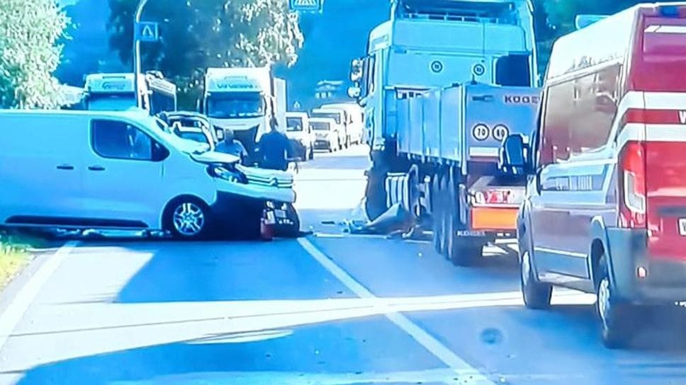 Camion contro furgone a Ranzanico, due feriti e traffico in tilt. Strada chiusa fino alle 20.30