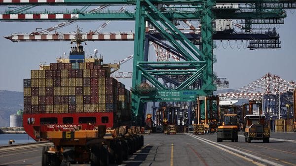 Porto Gioia Tauro, 30 milioni per completare elettrificazione banchine