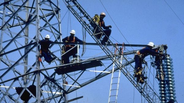 Energia, nel 2025 meno utili per le società quotate ma più investimenti