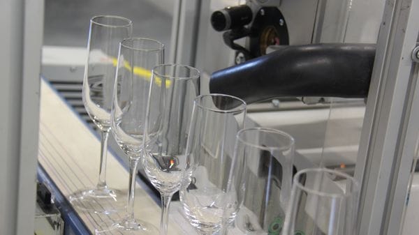 I servizi su misura di «Pratesi»: vetro, porcellane e divise