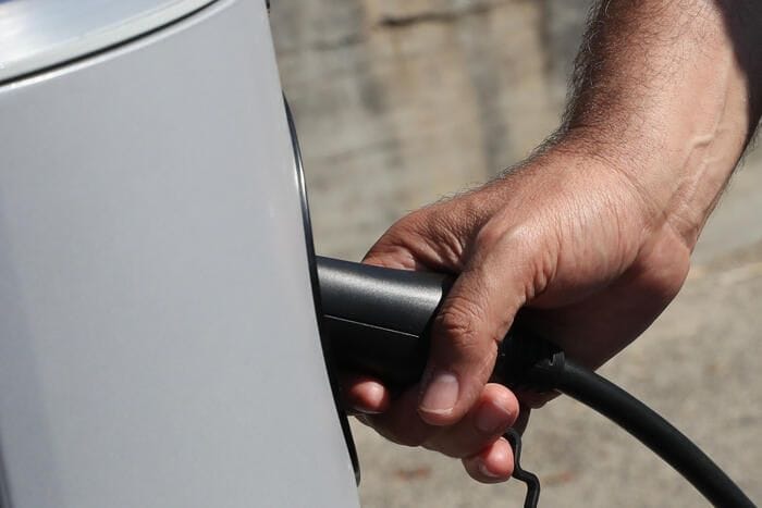 Motus-E, crescita record per la rete delle colonnine per auto elettriche