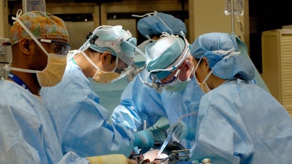 Ospedali, per le ferie pochi tagli a ricoveri e interventi rinviabili