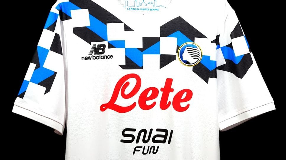 Ispirata agli anni Novanta: la nuova maglia da trasferta dell’Atalanta - Foto