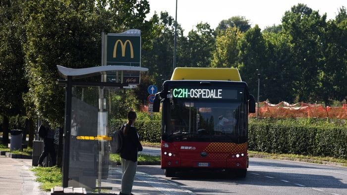 https://storage.ecodibergamo.it/media/photologue/2026/7/24/photos/cache/nuove-linee-atb-ospedale-piu-lontano-per-i-pazienti-fragili-lazienda-coll_21cb05f8-8786-11f1-9963-9fa84780a2ec_1920_1080_v3_large_16_9.jpg