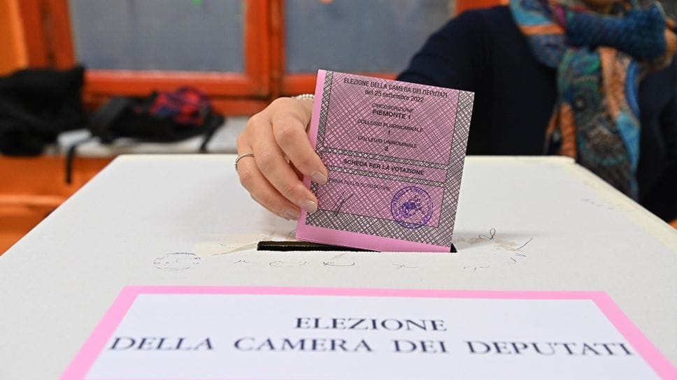 Su ogni fatto propaganda tra due curve accanite. E l’elettore non capisce