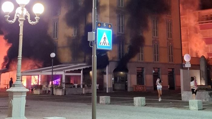 https://storage.ecodibergamo.it/media/photologue/2026/7/26/photos/cache/fiamme-nella-notte-in-un-ristorante-a-san-pellegrino-palazzo-evacuato-e-danni-i_d3d8dc48-88c1-11f1-9963-9fa84780a2ec_1920_1080_v3_large_16_9.jpeg