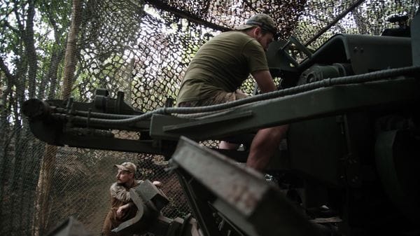 Gli attacchi piegano la Russia, ma non Putin