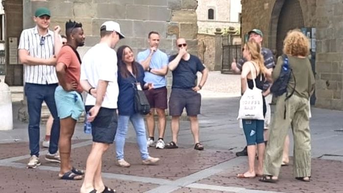 in aumento le guide turistiche abusive polizia locale a lezione per scovarle da Ecodibergamo.it in aumento le guide turistiche abusive polizia locale a lezione per scovarle