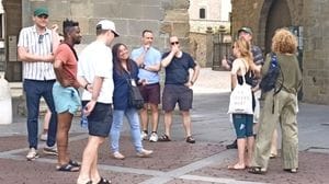 In aumento le guide turistiche abusive: polizia locale a lezione per scovarle