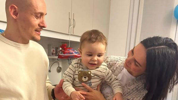 La rinascita di Viktor, il piccolo guerriero. «Il suo sorriso ha cancellato ogni paura»