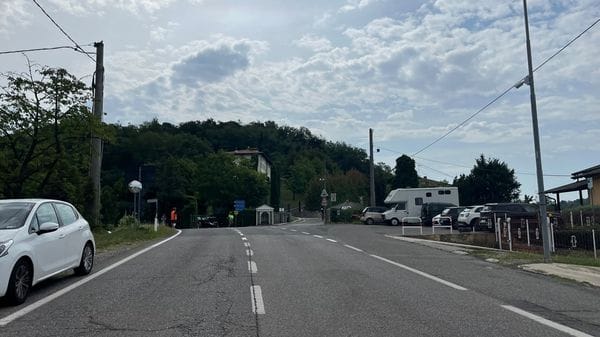 Malore mentre pedala a Scanzorosciate: 64enne grave in ospedale