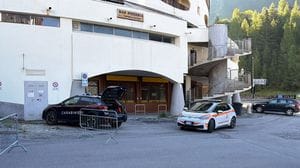 Foppolo, uomo trovato senza vita nel piazzale: indagano i carabinieri