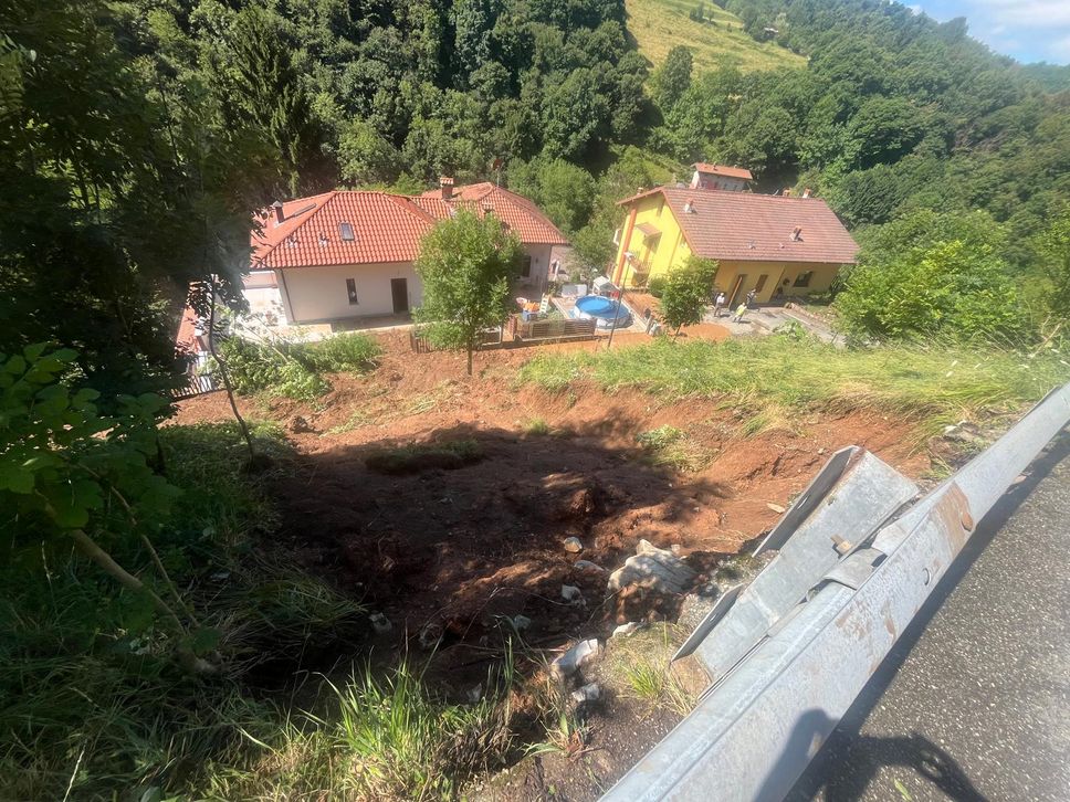 Maltempo a Sedrina, evacuate due abitazioni: si lavora per pulire da acqua e fango - Foto e video