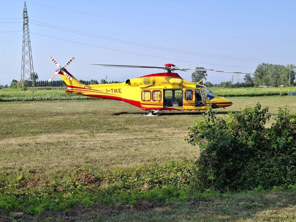 Auto contro moto a Vidalengo, grave un 53enne: trasferito in elicottero in ospedale. Lunghe code