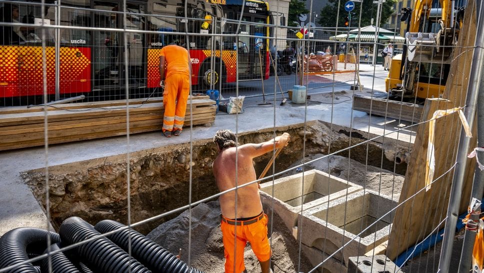 Caldo nei cantieri, Cgil Cisl e Uil: più controlli e orari anticipati
