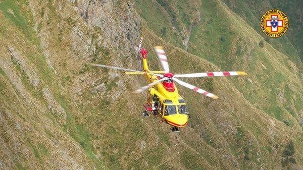 Incidente fatale mentre taglia un albero ad Averara: muore 23enne. I sindacati: «Serve sicurezza»
