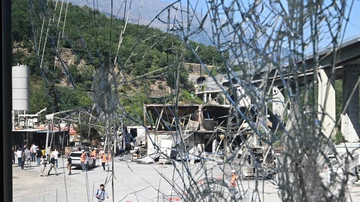 https://storage.ecodibergamo.it/media/photologue/2026/7/28/photos/cache/sicurezza-e-migranti-rimpalli-di-accuse_10e3a594-8a4a-11f1-becc-c995854bca90_1920_1080_v3_large_16_9.jpg