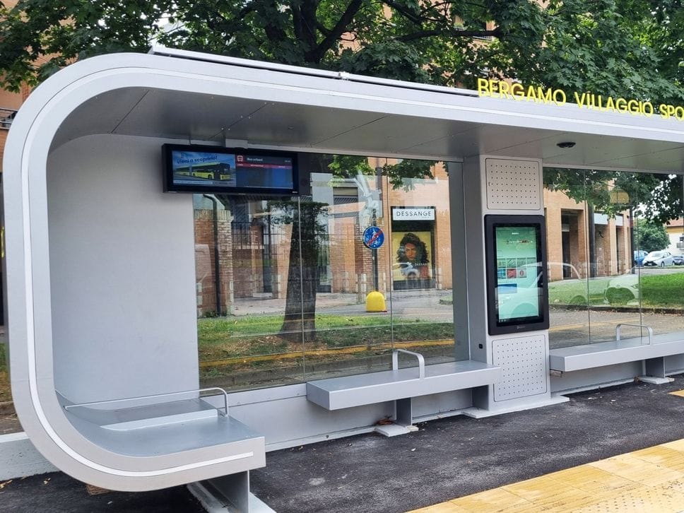 L’e-Brt scalda i motori: 44 minuti di viaggio, ma ci sono già code - Tutte le info utili
