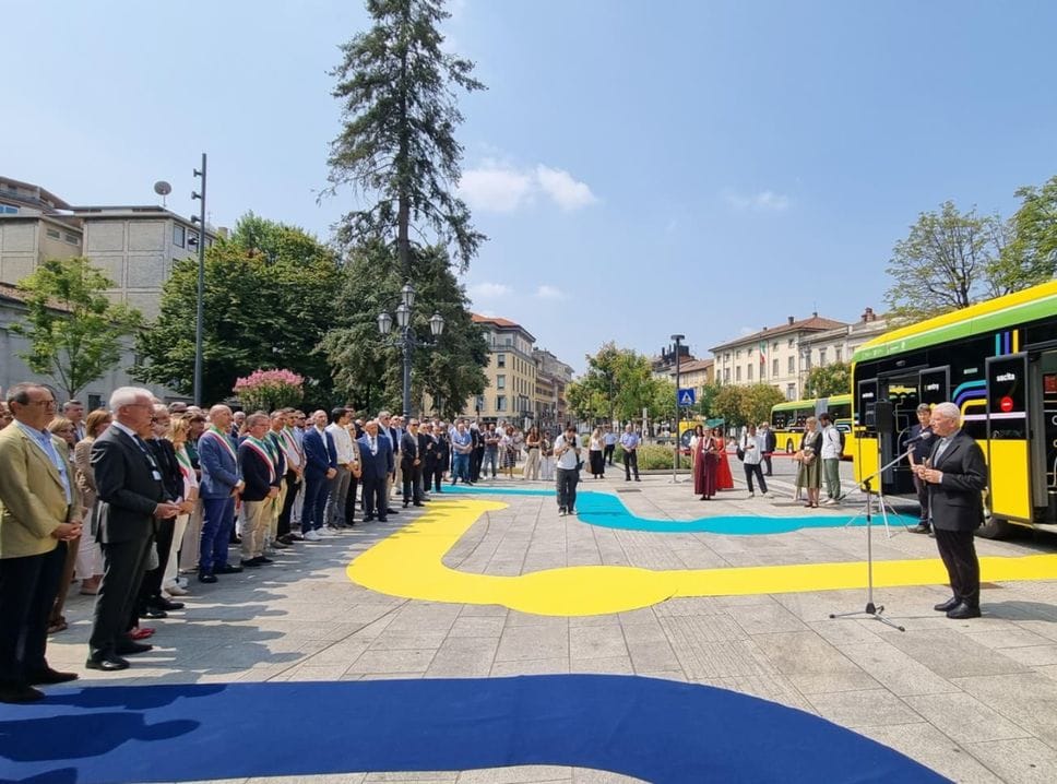 «Un progetto nato 10 anni fa ora realtà». E-Brt, inaugurato il «tram su gomma» - Foto