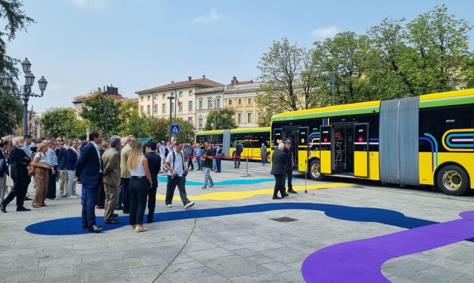 «Un progetto nato 10 anni fa ora realtà». E-Brt, inaugurato il «tram su gomma» - Foto