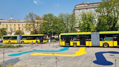 «Un progetto nato 10 anni fa ora realtà».E-Brt, inaugurato il «tram su gomma» - Foto