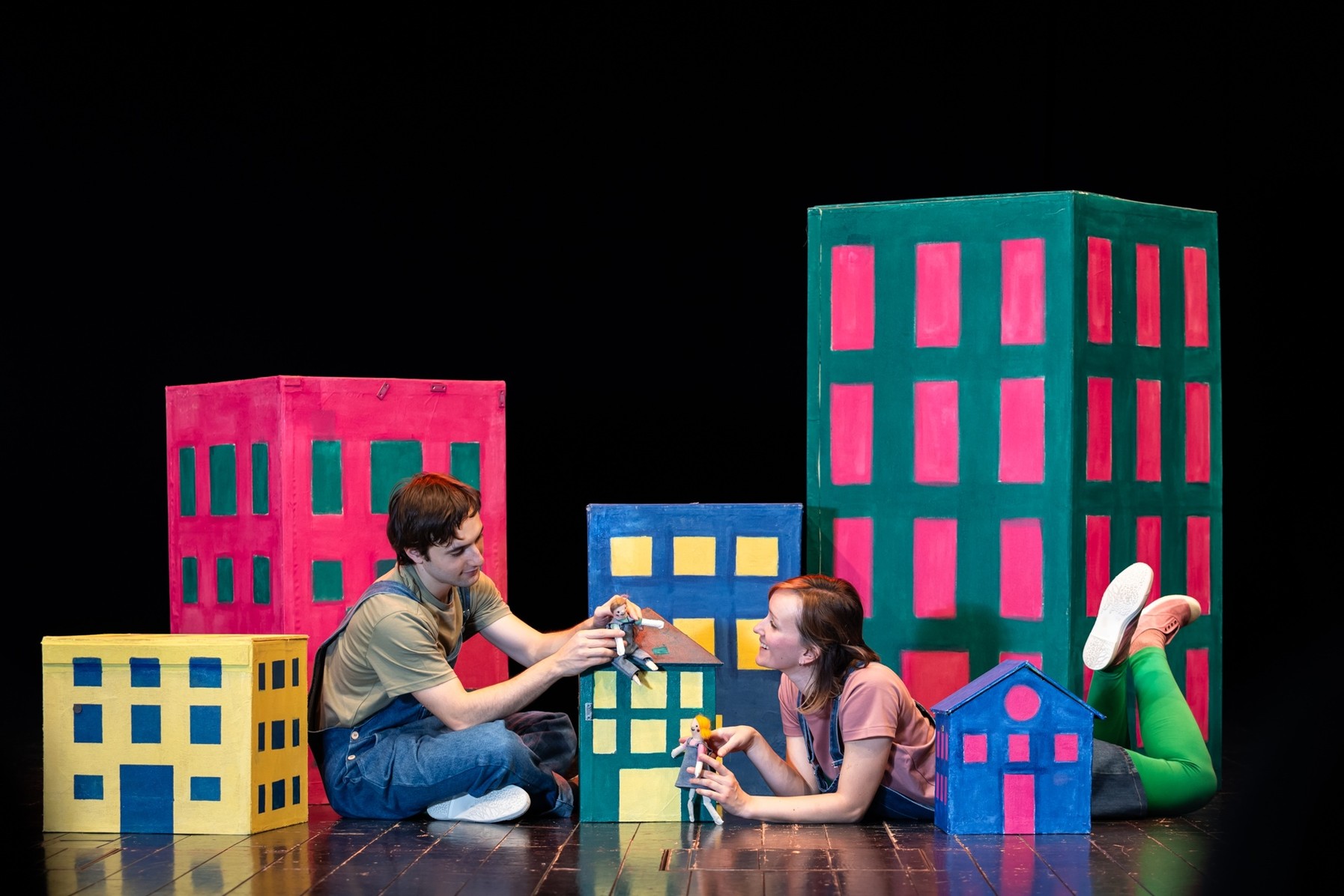 «Sguardi all’insù», il teatro che parla ai bambini e alle bambine (e fa bene anche ai grandi)