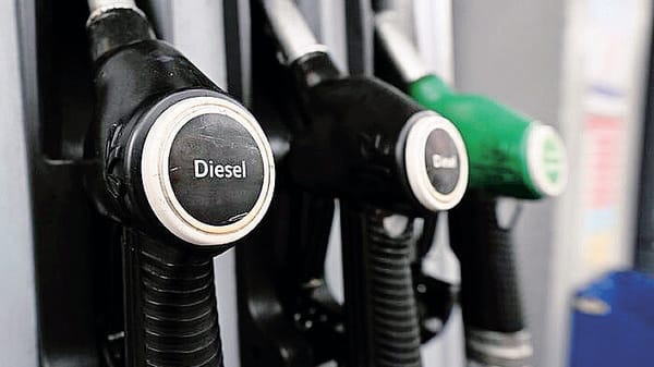 Diesel, lo sconto c’è ma non si vede: già «bruciato» dai continui aumenti