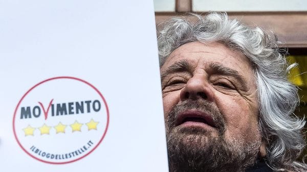 Il ritorno di Grillo tra rancore e disegni