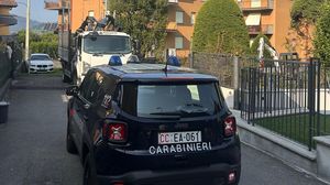 Gandino, cade tagliando una pianta: ferito 41enne