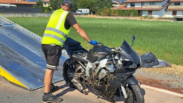 In moto finisce contro un’auto a Bolgare: sbalzato per dieci metri, è grave