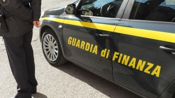 bergamo approfittano di un anziano fragile e gli fanno vendere la villa due indagati da Ecodibergamo.it bergamo approfittano di un anziano fragile e gli fanno vendere la villa due indagati