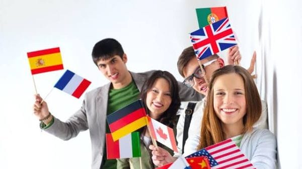 Giovani all’estero, la vera lezione è la personalità che ne torna