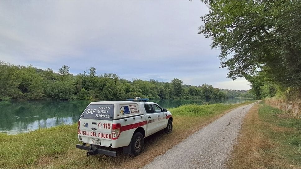 Trezzo, giovane in difficoltà nell’Adda salvato dai Vigili del fuoco