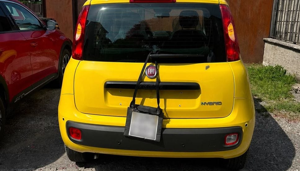 Cologno, due auto con la stessa targa prova: la Polizia locale scopre un veicolo clonato e senza assicurazione