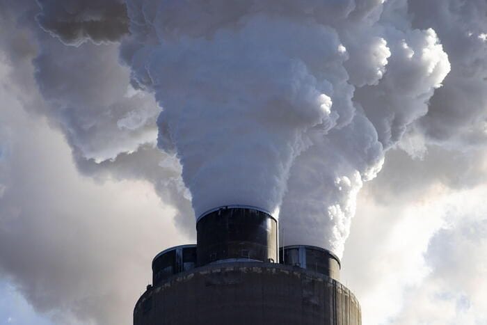 L'Ue prepara la revisione Ets, verso più quote gratuite per le industrie