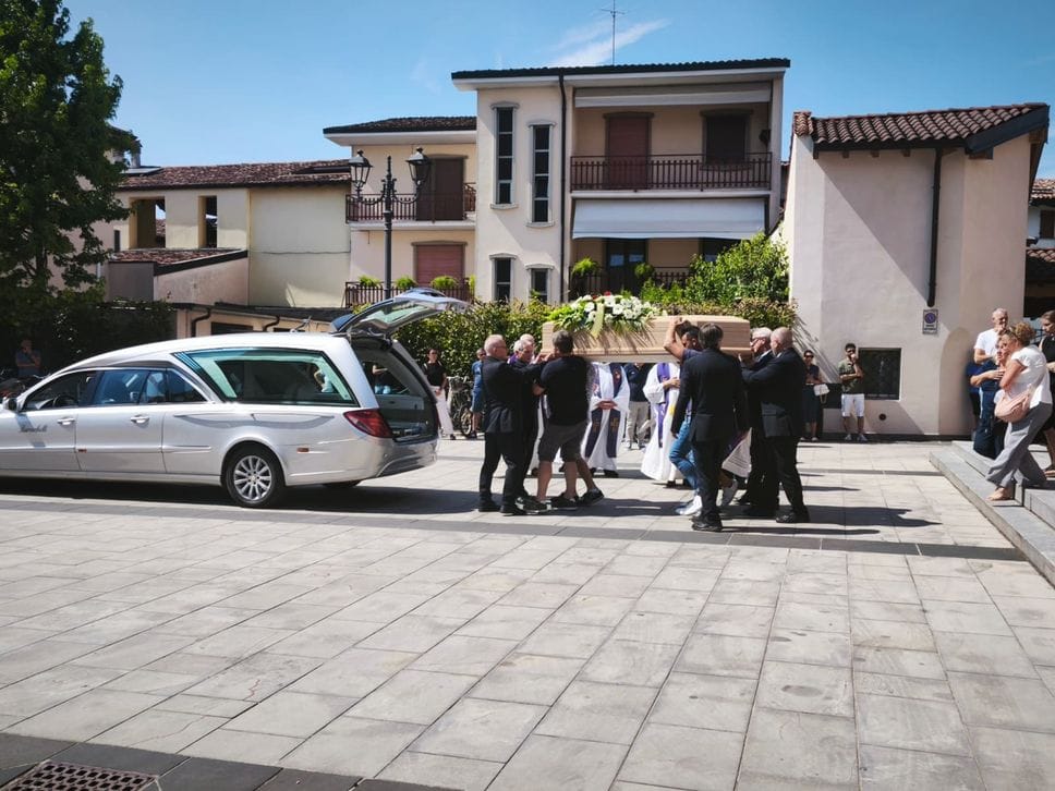 Parrocchiale gremita a Mozzanica per l’ultimo saluto a Daniel Pelucchi