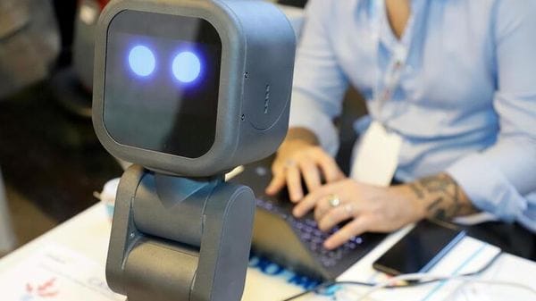 Preoccupa lo strumento che fa sembrare umani i testi scritti dall'IA